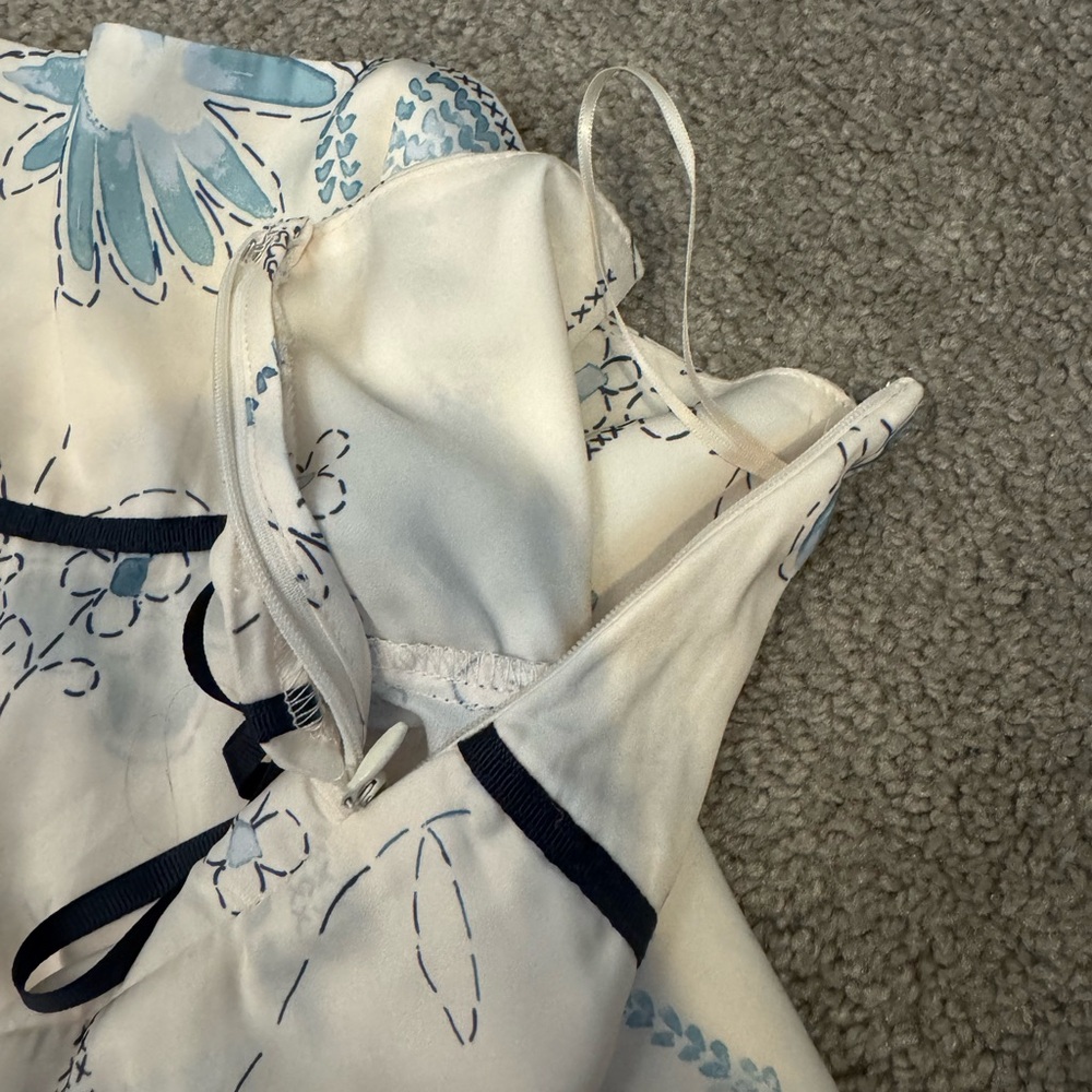 Kimchi Blue Floral Mini Skirt in Blue and White - Picture 2 of 4